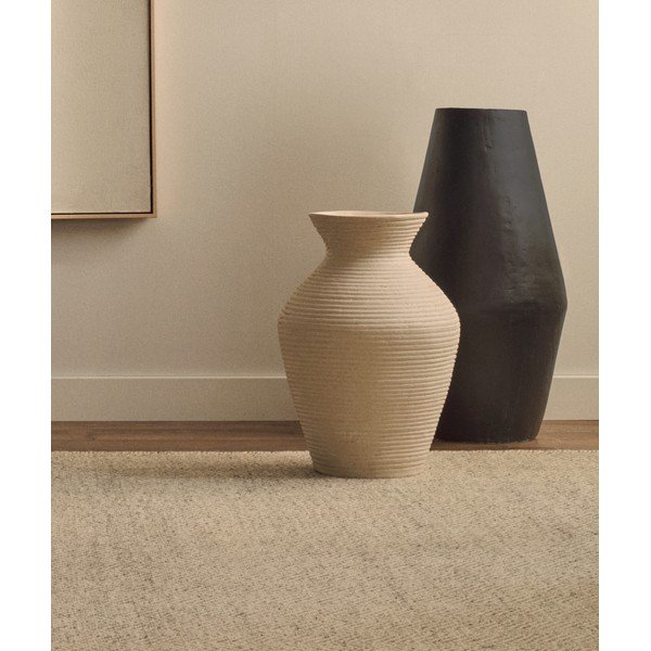 Krémovobiela vysoká váza z papiermaša (výška  51 cm) Pria – Kave Home-image-2