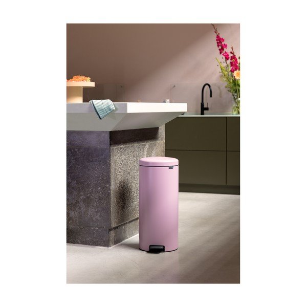 Ružový pedálový oceľový odpadkový kôš 30 l NewIcon – Brabantia-image-1