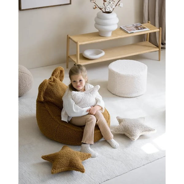 Hnedý detský pohovkový vankúš z textílie buklé Star – Wigiwama-image-1