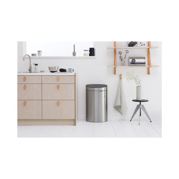 Dotykový oceľový odpadkový kôš v matne striebornej farbe 40 l Touch Bin – Brabantia-image-1