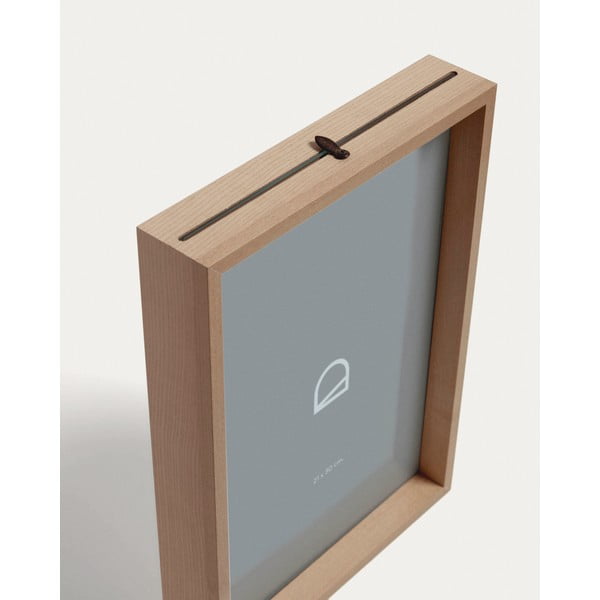 Stojací rámček v prírodnej farbe 22,5x31,5 cm Flavina – Kave Home-image-2