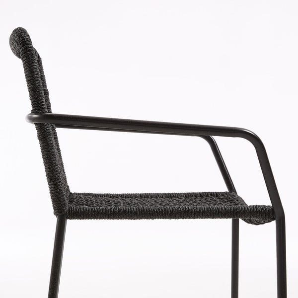 Čierna záhradná stolička s oceľovou konštrukciou Kave Home Bomer-image-1