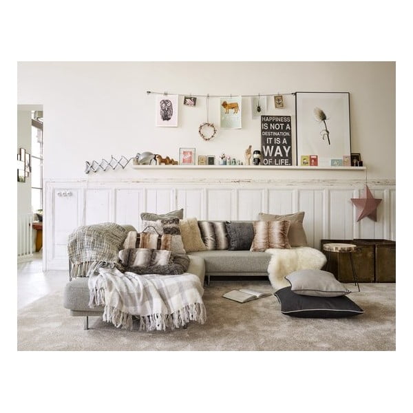 Hnedý pléd s koženým popruhom Tiseco Home Studio Wolf, 130 x 180 cm-image-1