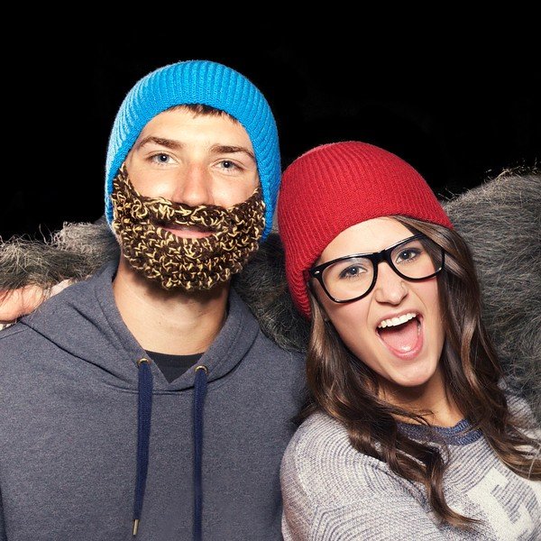 Červená čiapka s čiernou bradou Beardo Attached-image-4