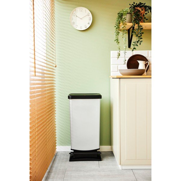 Pedálový plastový odpadkový kôš v striebornej farbe 40 l Paso – Rotho-image-1