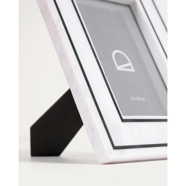 Biely kamenný stojací rámček 20x25 cm Vittoria – Kave Home-image-3