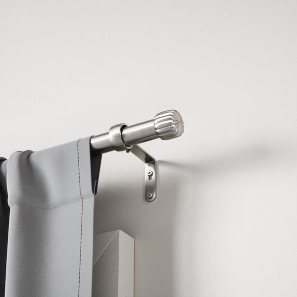 Oceľová roztiahnuteľná garniža v striebornej farbe 91 - 168 cm Cleo – Umbra-image-2