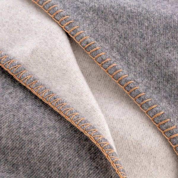 Sivá deka s prímesou vlny 145x200 cm Ahwi – Blomus-image-3