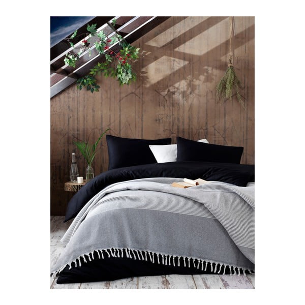 Svetlosivá bavlnená prikrývka cez posteľ Galina Anthracite White, 220 × 240 cm