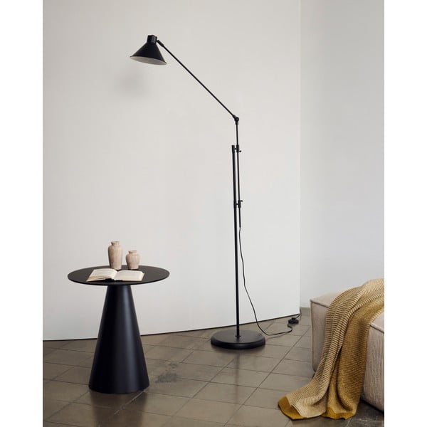 Čierna stojacia lampa s kovovým tienidlom (výška 220 cm) Dione – Kave Home-image-2