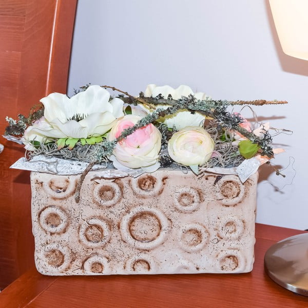 Kvetinová dekorácia od Aranžérie, svetlý iskerník