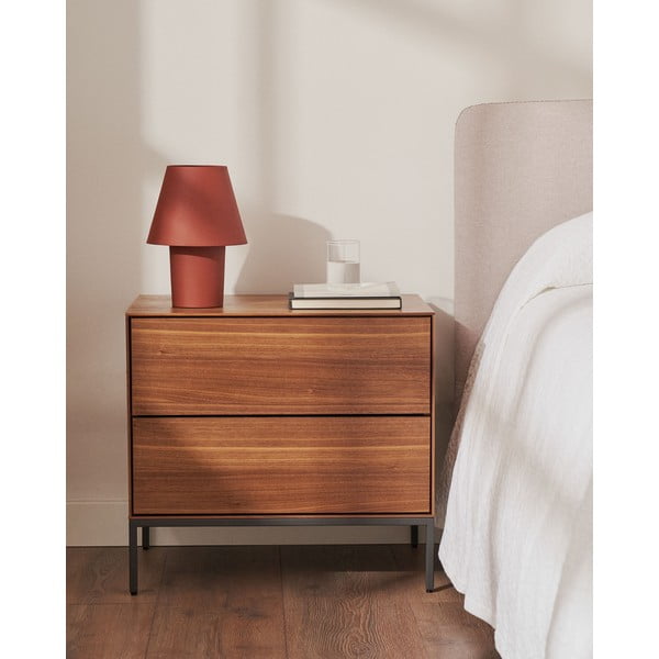 Nočný stolík v dekore orecha v prírodnej farbe Vedrana – Kave Home-image-1