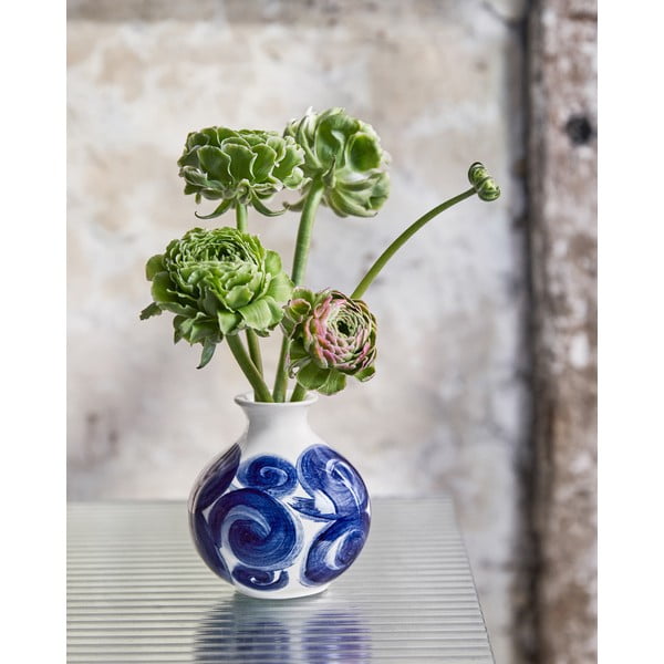 Modrá ručne maľovaná váza z kameniny Tulle – Kähler Design-image-1