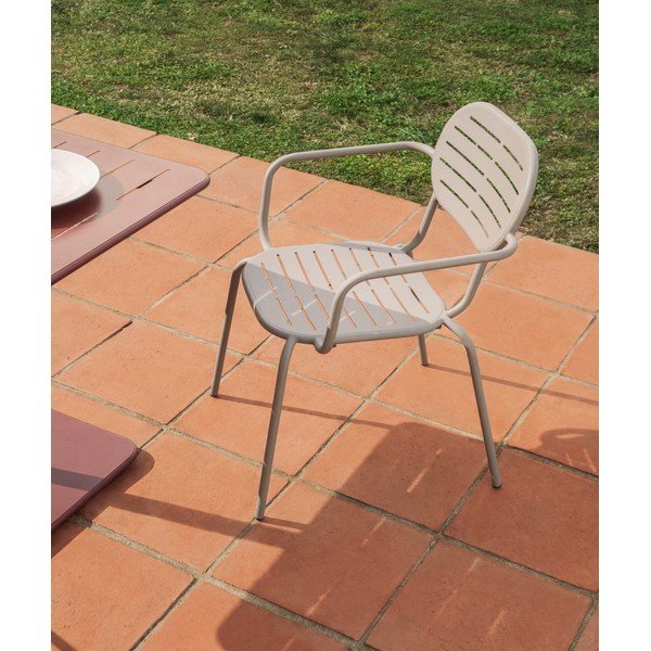 Taupe kovová záhradná stolička Brai – Kave Home-image-1