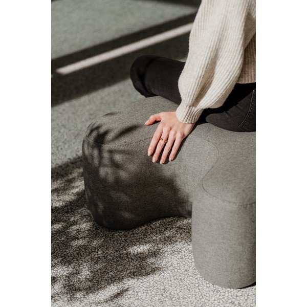 Sivý vlnený taburet Ü – noo.ma-image-2