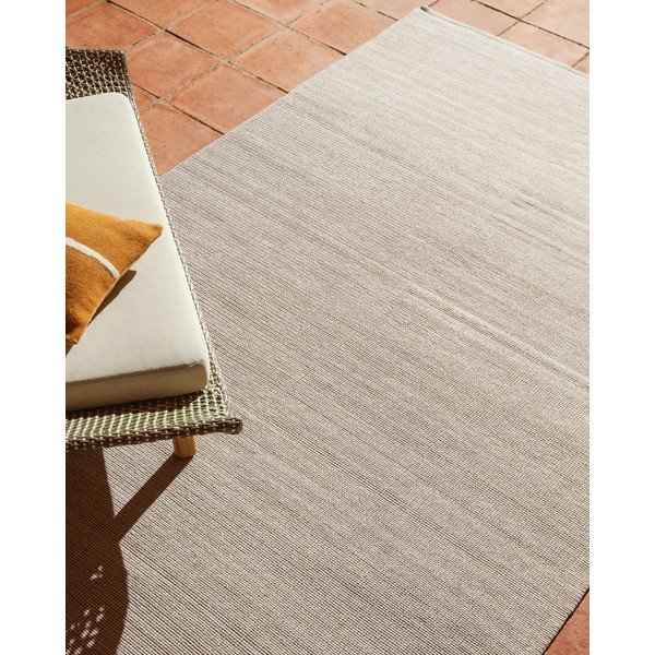 Taupe vnútorný a vonkajší koberec 300x200 cm Turiane – Kave Home-image-3