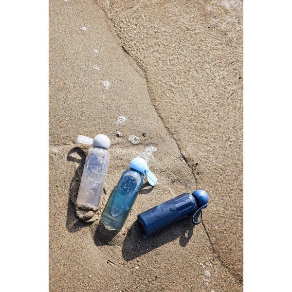Svetlomodrá cestovná fľaša z recyklovaného plastu 600 ml Ture – Sagaform-image-1