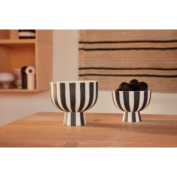 Čiern-obiela kameninová servírovacia miska Toppu – OYOY Living Design-image-3