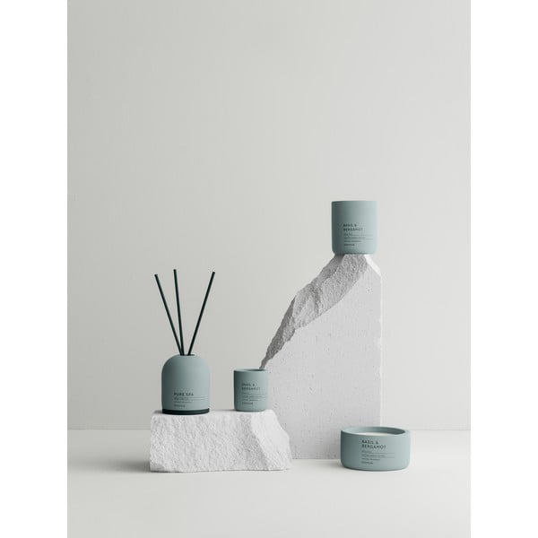 Vonná  sójová sviečka doba horenia 24 h Fraga: Basil & Bergamot – Blomus-image-1