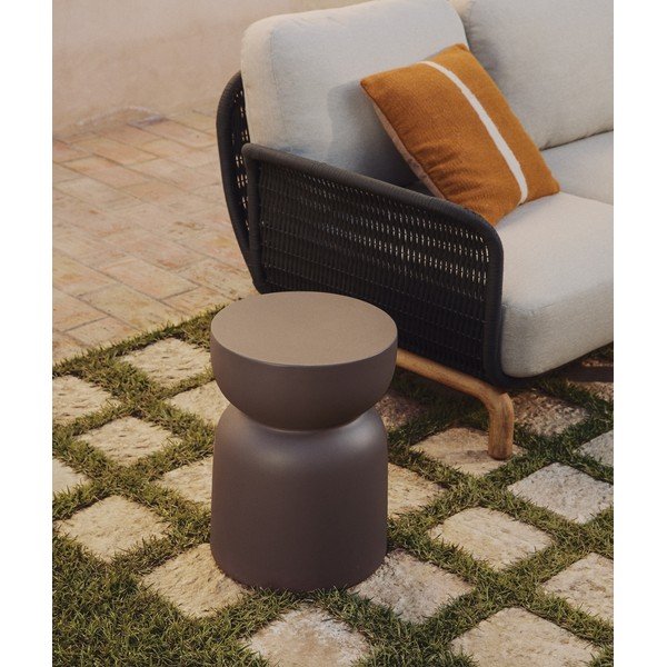 Betónový okrúhly záhradný stolík ø 32 cm Garbet – Kave Home-image-1