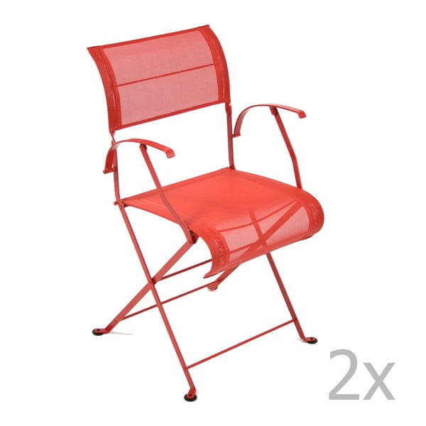 Sada 2 červených skladacích stoličiek s opierkami na ruky Fermob Dune