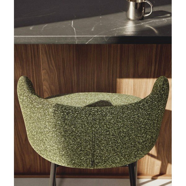 Tmavozelená čalúnená barová stolička (výška sedadla 75 cm) Ciselia – Kave Home-image-1