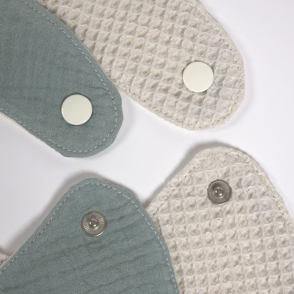 Súprava 2 podbradníkov s kapsou z organickej bavlny Kave Home Lupe-image-1