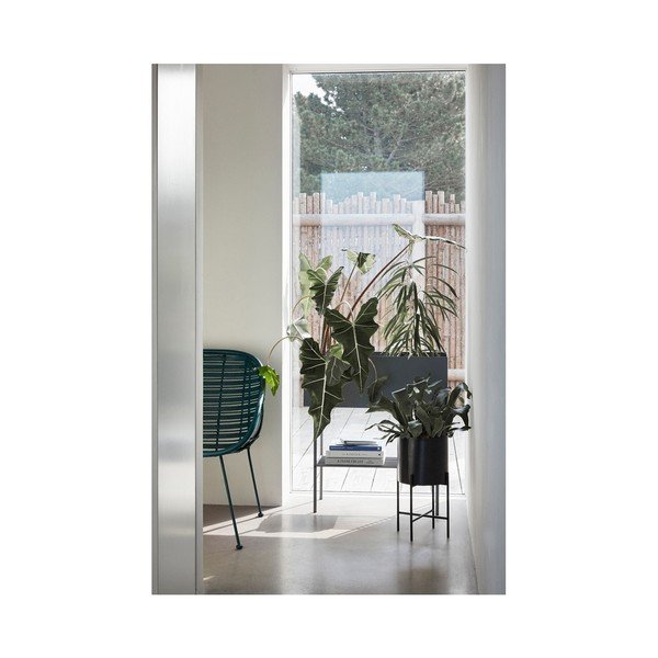 Súprava 2 čiernych železných kvetináčov na podstavcoch Hübsch Haggo-image-3