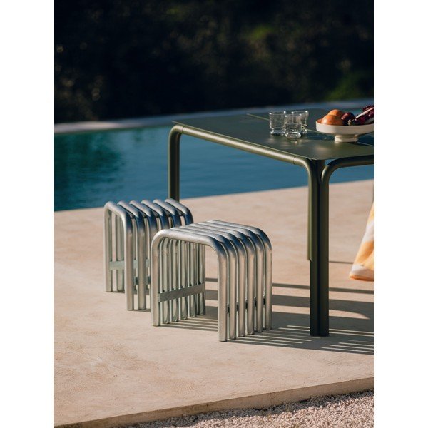 Kovová záhradná stolička v striebornej farbe Nokk – noo.ma-image-1