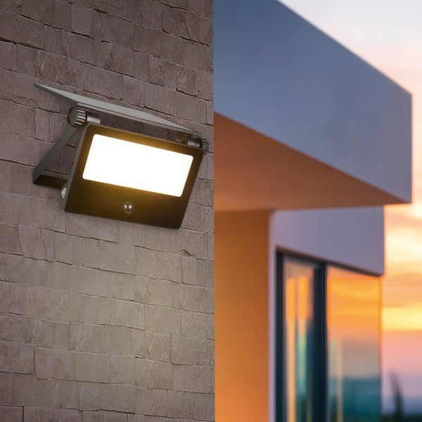 LED nástenné vonkajšie svietidlo so senzorom pohybu so solárnym panelom (výška  15,5 cm) Moura – Trio-image-1
