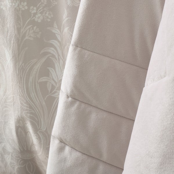 Krémový zamatový prešívaný pléd 220x230 cm Bridgerton Regal Velvet – Catherine Lansfield-image-3
