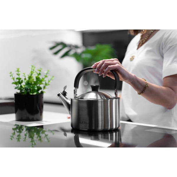 Matná antikoro varná kanvica s piestom Vialli Design Diamante, 1,5 l-image-4