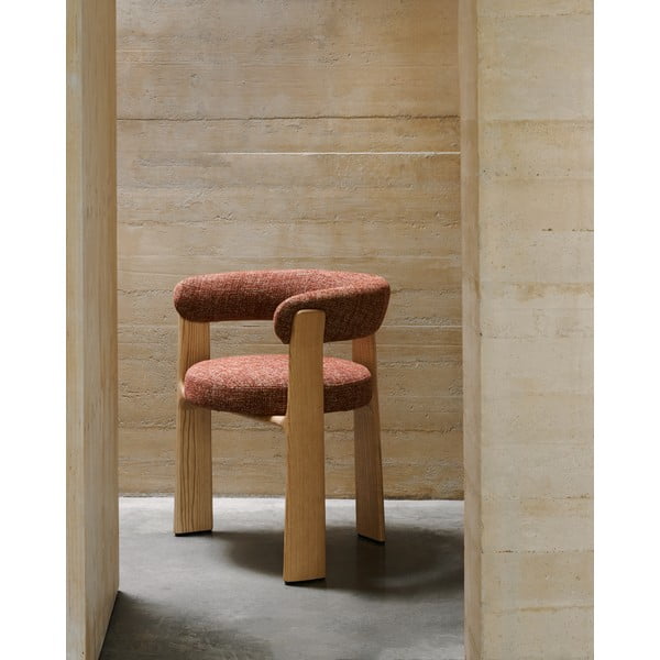 Jedálenské kreslo s podrúčkami z jaseňového dreva v prírodnej farbe/terakotové Granite – Kave Home-image-1