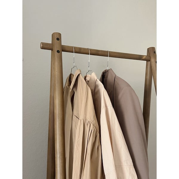 Hnedý stojan na oblečenie z borovicového dreva Hongi - Karup Design-image-1