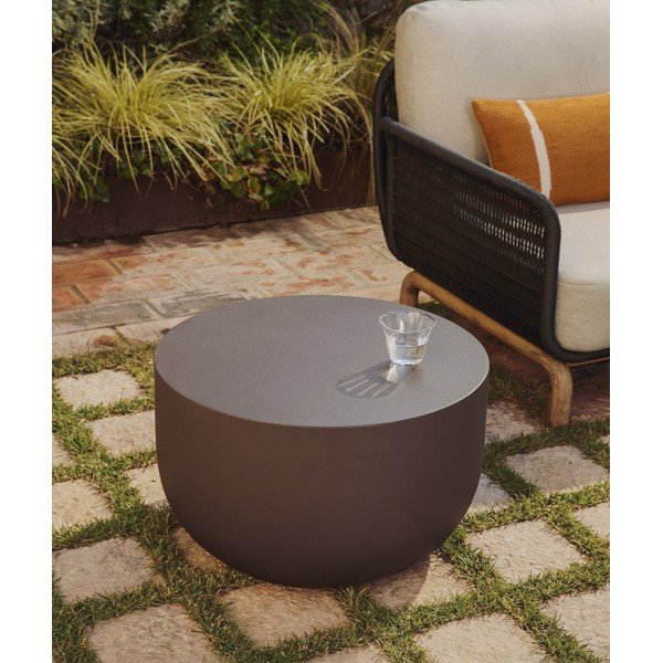 Betónový okrúhly Záhradný konferenčný stolík ø 60 cm Garbet – Kave Home-image-1
