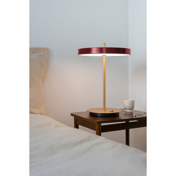 Vínovočervená LED stolová lampa so stmievačom s kovovým tienidlom (výška  41,5 cm) Asteria Table – UMAGE-image-3