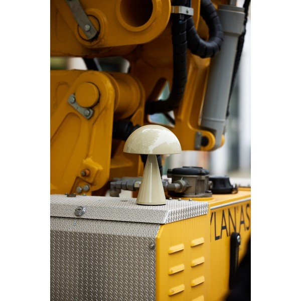 Krémová LED stmievateľná stolová lampa (výška 20 cm) Mush – Hübsch-image-2