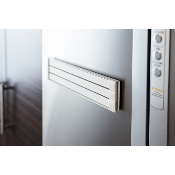 Biely magnetický výklopný držiak na utierky YAMAZAKI Tower-image-2