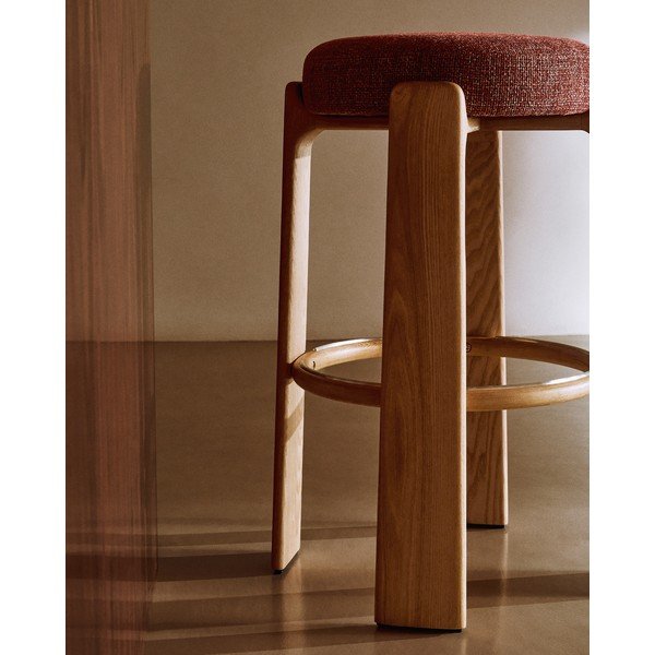 Barová stolička z jaseňového dreva v terakotovej farbe/v tmavo prírodnej farbe (výška sedadla 75 cm) Granite – Kave Home-image-3