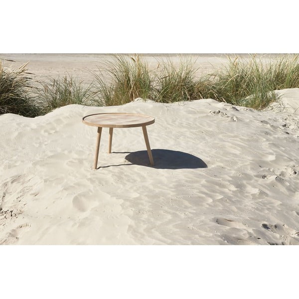 Okrúhly konferenčný stolík z dubového dreva v prírodnej farbe ø 70,5 cm Ebern – Villa Collection-image-3