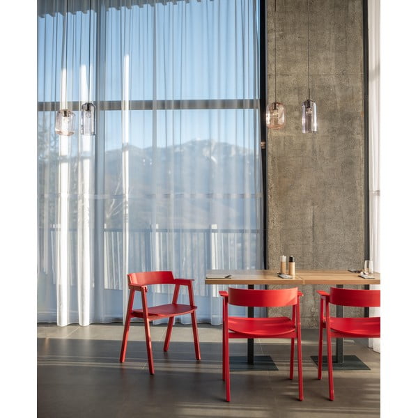 Červená jedálenská stolička s podrúčkami z dubového dreva Flip – Gazzda-image-3