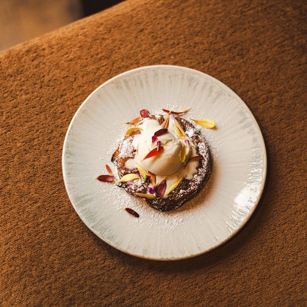 Svetlosivý dezertný porcelánový tanier ø 21 cm Nuance – BonBistro-image-2