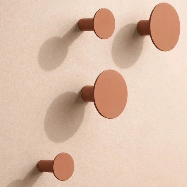 Hnedé nástenné háčiky v súprave 4 ks Ponto – Blomus-image-1