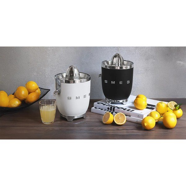 Biely odšťavovač 50's Retro Style – SMEG-image-1