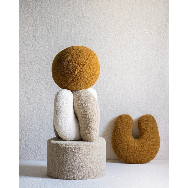 Svetlohnedý detský pohovkový vankúš z textílie buklé U – Wigiwama-image-3