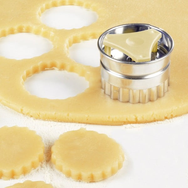 4-dielna súprava vykrajovačov na linecké pečivo Fackelmann-image-1