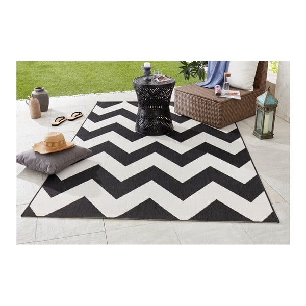 Čierno-biely koberec vhodný aj do exteriéru Unique, 120 × 170 cm-image-1