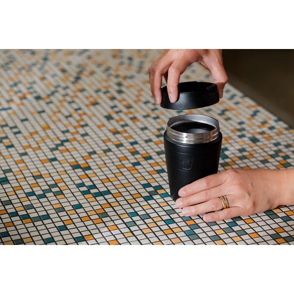 Čierny termo hrnček 454 ml  Helix Thermal Black L – KeepCup-image-1
