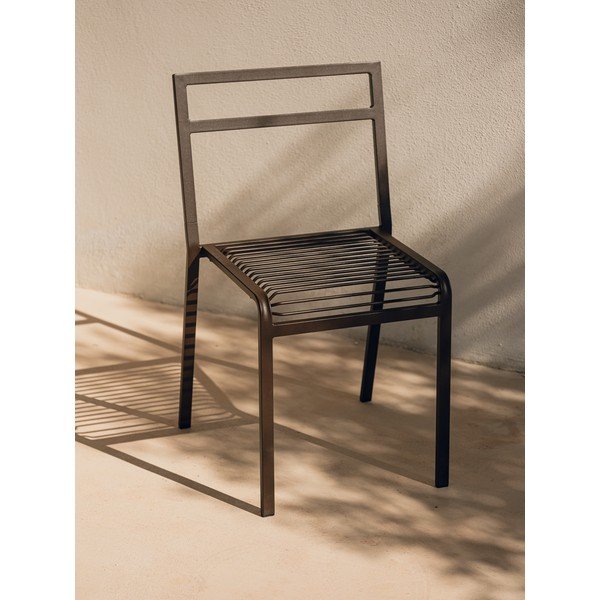 Tmavohnedá kovová záhradná stolička Oto – noo.ma-image-1