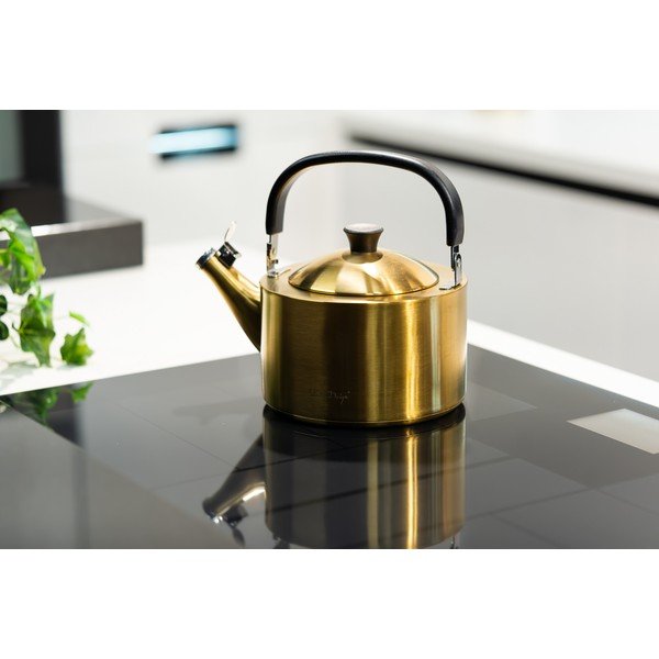 Varná kanvica z nehrdzavejúcej ocele v zlatej farbe 1,5 l Diamante – Vialli Design-image-4